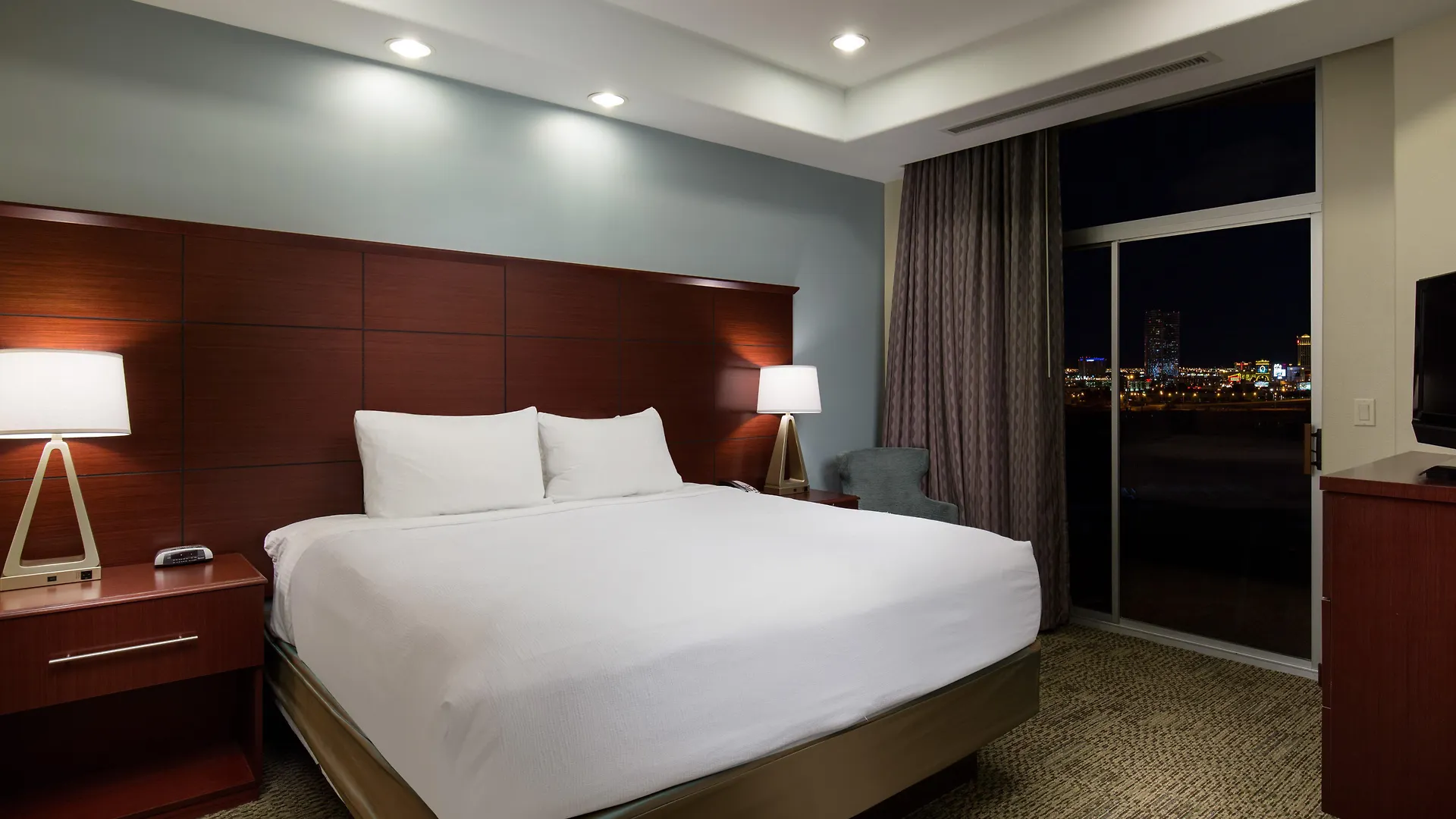 Staybridge Suites Las Vegas - Stadium District Hotel