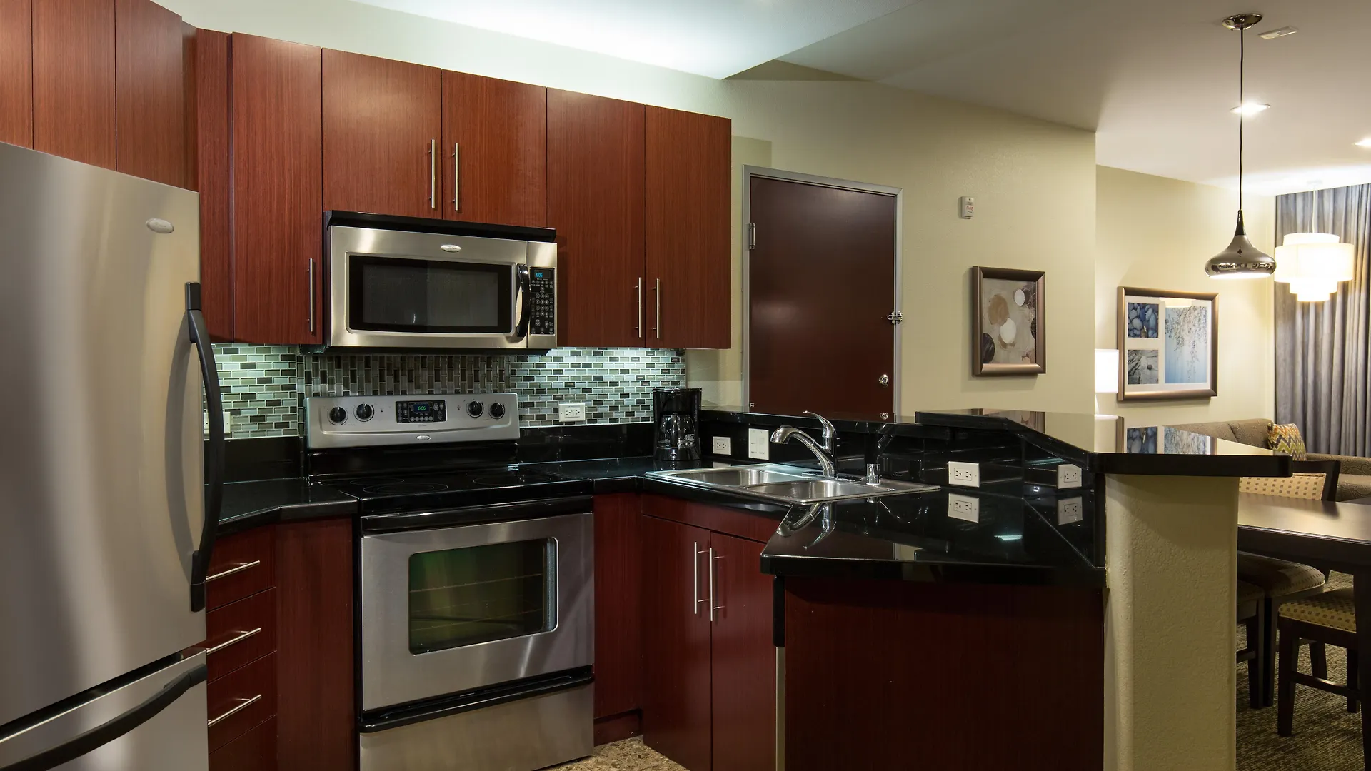 Staybridge Suites Las Vegas - Stadium District