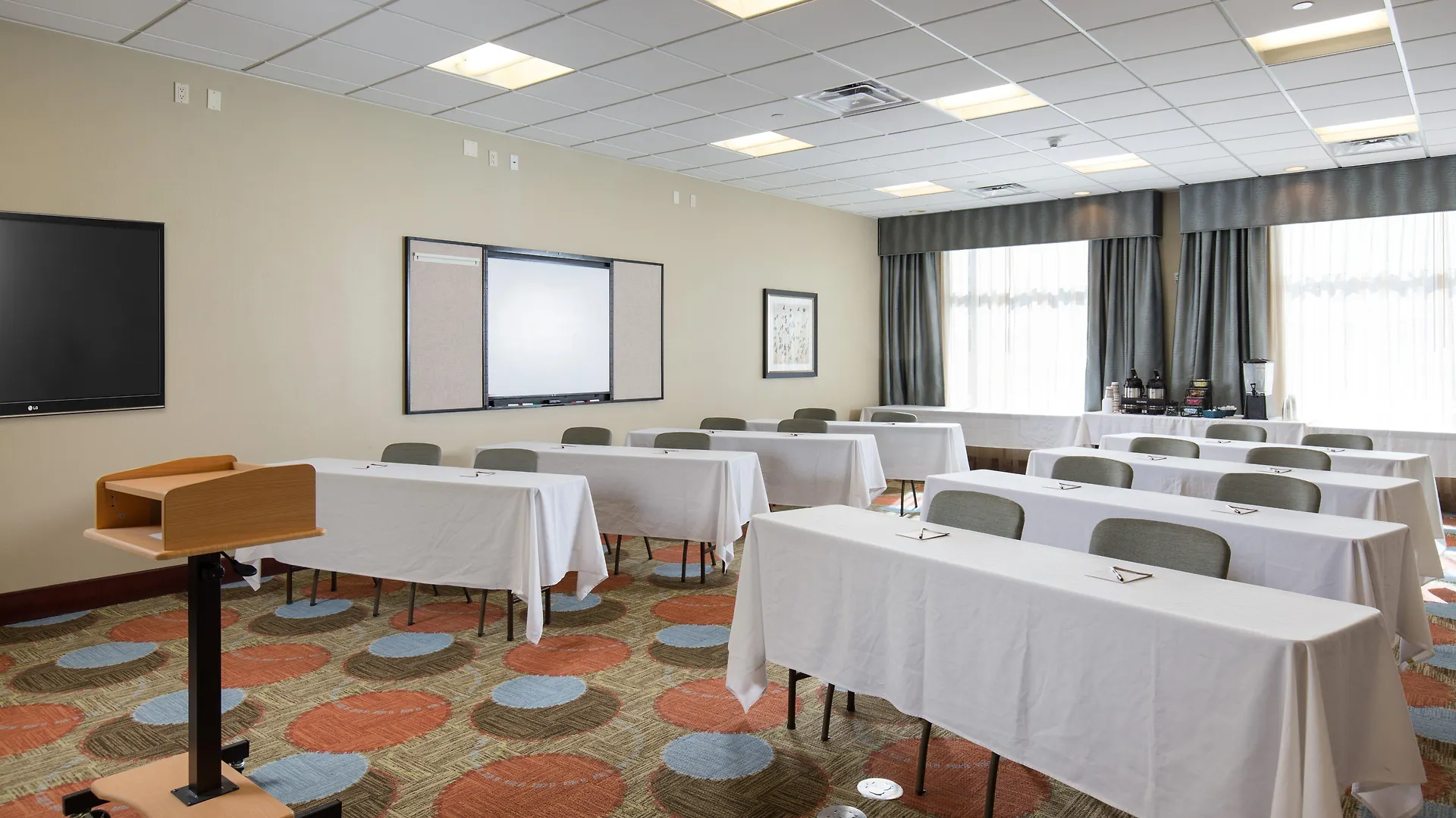 Staybridge Suites Las Vegas - Stadium District