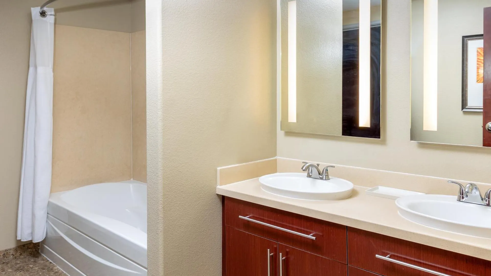 Staybridge Suites Las Vegas - Stadium District Hotel