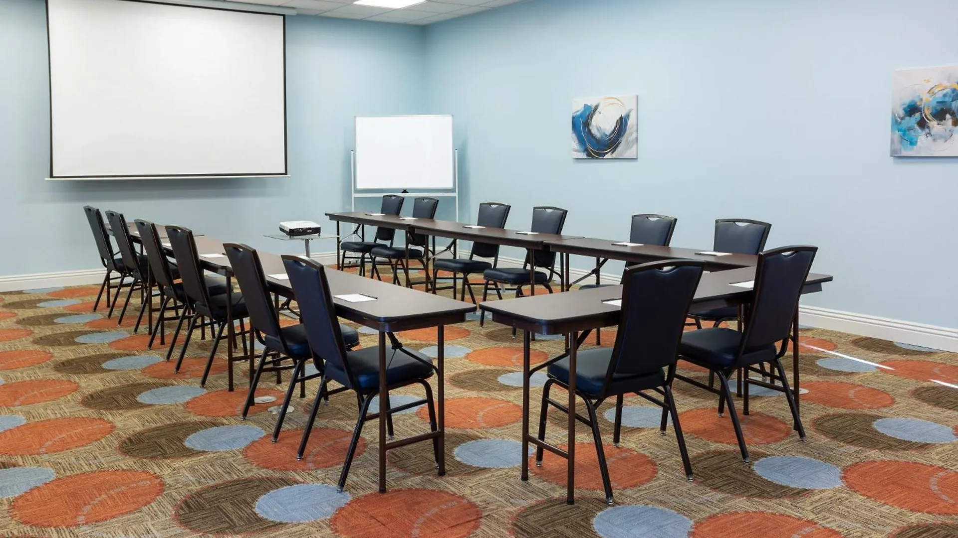Staybridge Suites Las Vegas - Stadium District Hotel